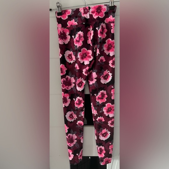 đAthletic Works: Girls Leggings - Size Mđ - Picture 2 of 3
